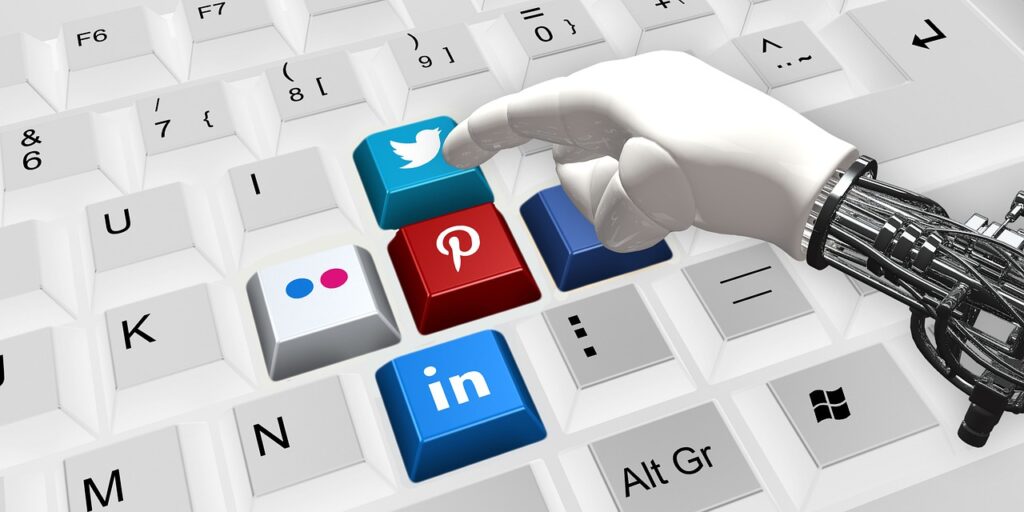 tiktok, keyboard, hand-4482270.jpg